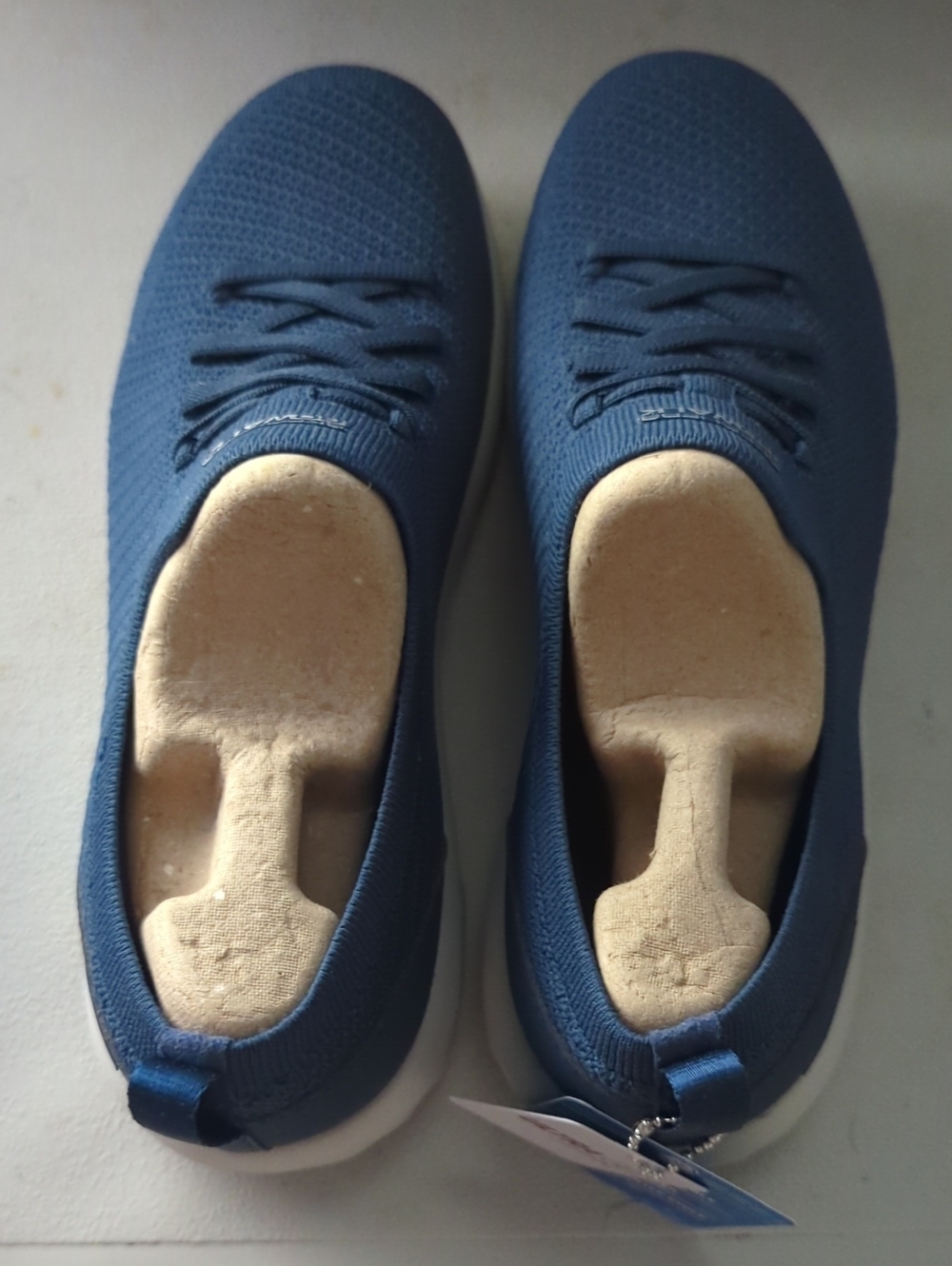 Sneakers - Picture 5 of 10